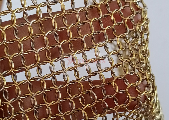 Κουρτίνα 0.8x7mm πλέγματος δαχτυλιδιών μετάλλων συγκόλλησης χρώματος ορείχαλκου για την εσωτερική και εξωτερική διακόσμηση