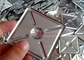 Τετράγωνες ροδέλες 2,5&quot; από γαλβανισμένο χάλυβα που είναι εγκατεστημένες σε καρφίτσες μόνωσης